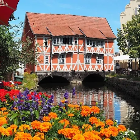 Neu - Historisches Pumpenhaus - Parken - Boxspringbett - Direkt An Der Altstadt - W-2-xl Apartment
